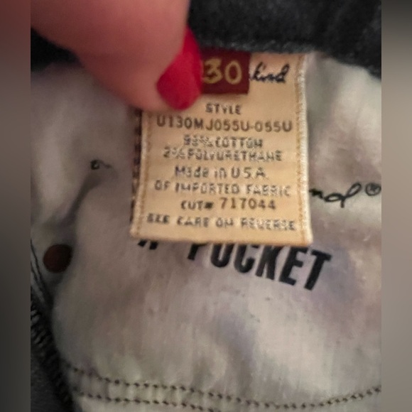 7 FOR ALL MANKIND A POCKET JEANS SIZE 30 - Picture 2 of 4